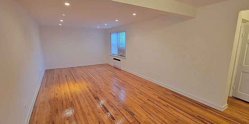 1st image of 212-3 75th Ave