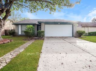 4934 Meadowood Cir, Baytown, TX 77521