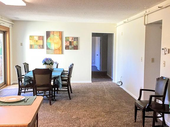 2nd image of 1306 Lincoln Ln #2