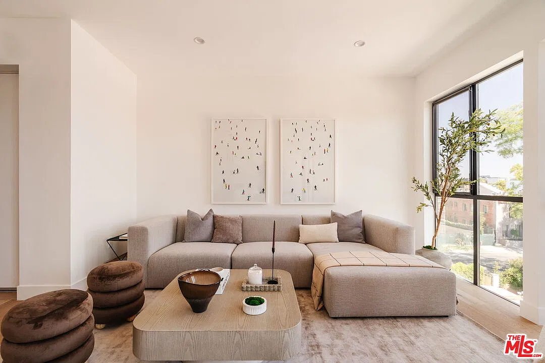 3 bed, 2.5 bath, 1727 sqft, $6,500 — Photo 3