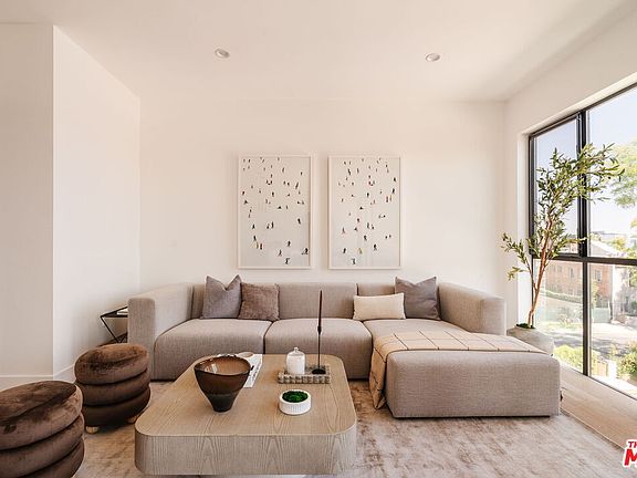 5th image of 1245 N Formosa Ave #B