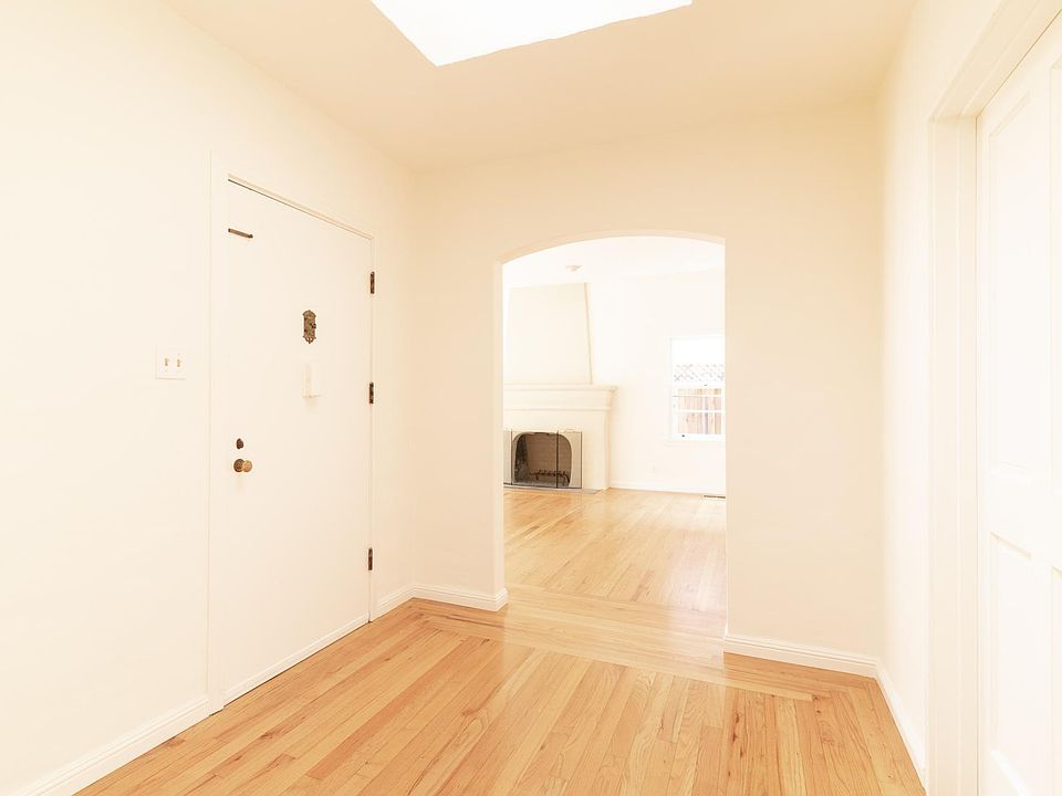 1st image of 3881 Magnolia Dr