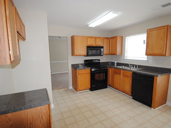 4th image of 433 Peterson Dr