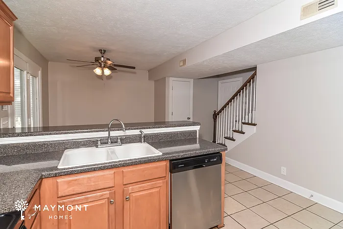 2057 Aberdeen Cir — Photo 9