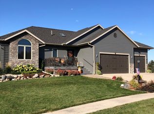 1080 Cobblestone Ln, Garner, IA 50438