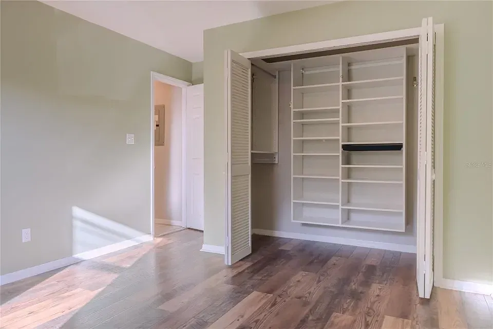 2 bed, 1000 sqft, $2,295 — Photo 4