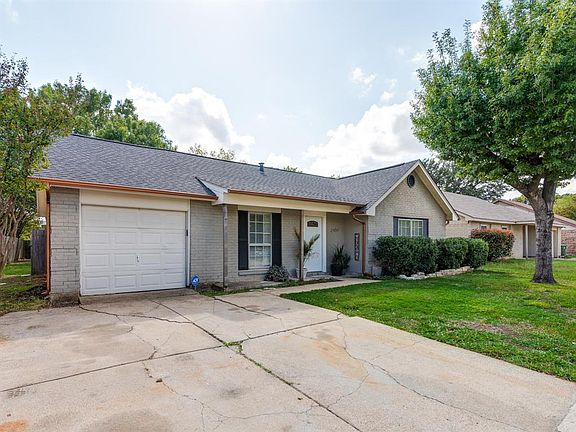 2nd image of 2404 Arapaho Dr