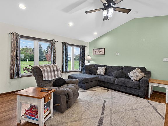 5th image of 1109 Lozmar Ln