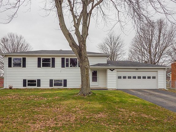 2nd image of 201 Sherwood Dr