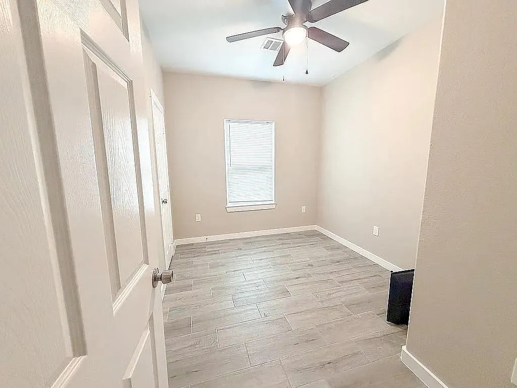 3 bed, 2.0 bath, 1146 sqft, $1,745 — Photo 4