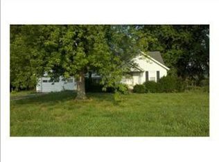 5825 Blue Bluff Rd, Martinsville, IN 46151