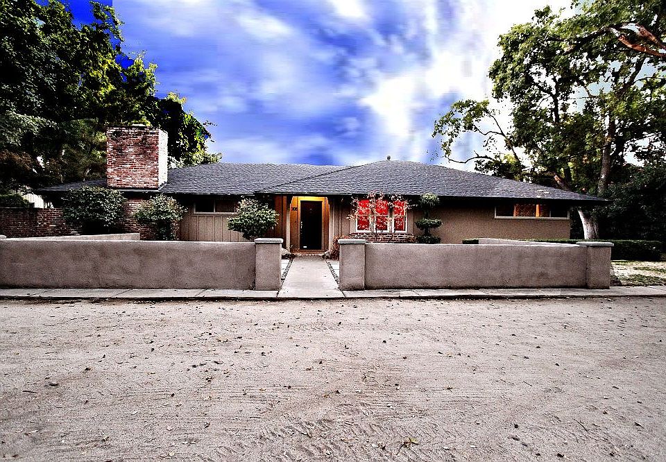 1st image of 708 E Buckingham Way