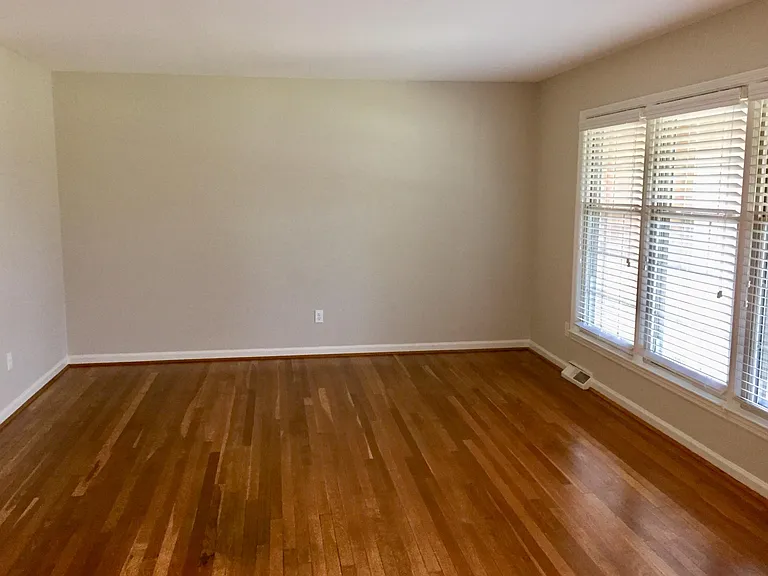 Spacious living room/office