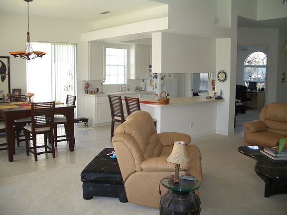 Great Room w/volume ceiling