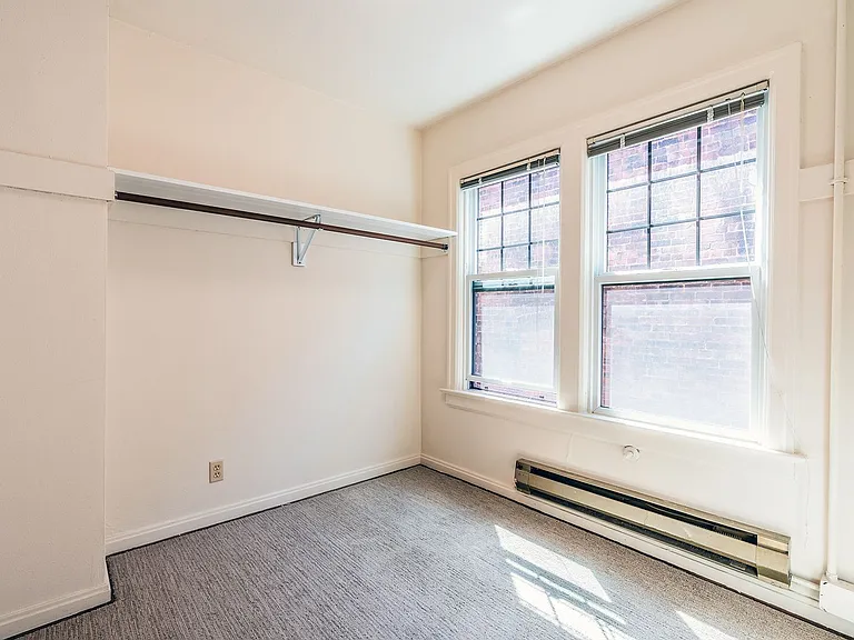 Leonard Apartments — Photo 12