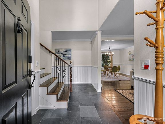 4th image of 3025 Niagara Street
