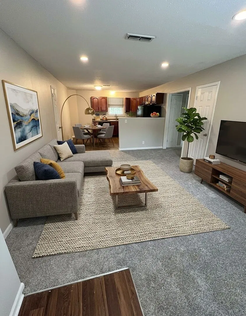 Three Bedroom Duplex in 7804 Hoilday Hills Circle! — Photo 1