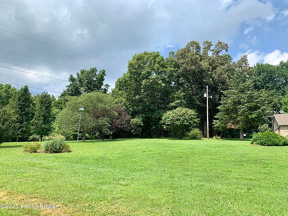 4th image of 225 Valley Ct