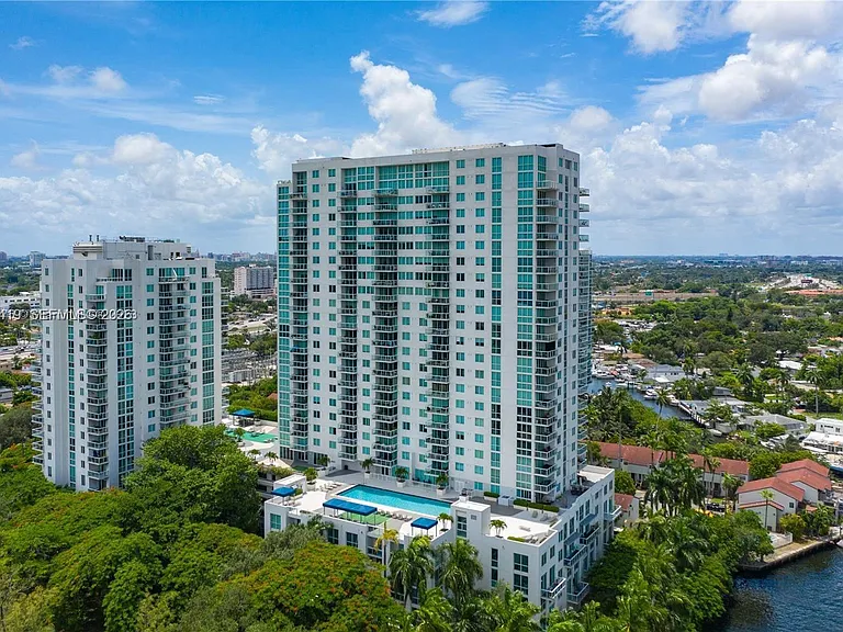 1861 NW South River Dr #1501 — Photo 38
