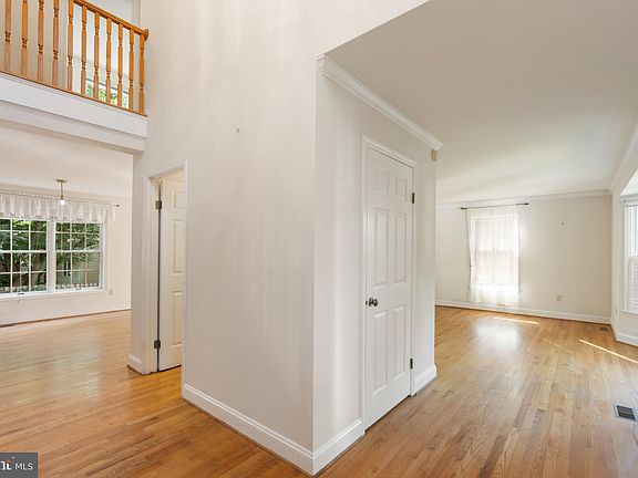 5th image of 2205 N Harrison St