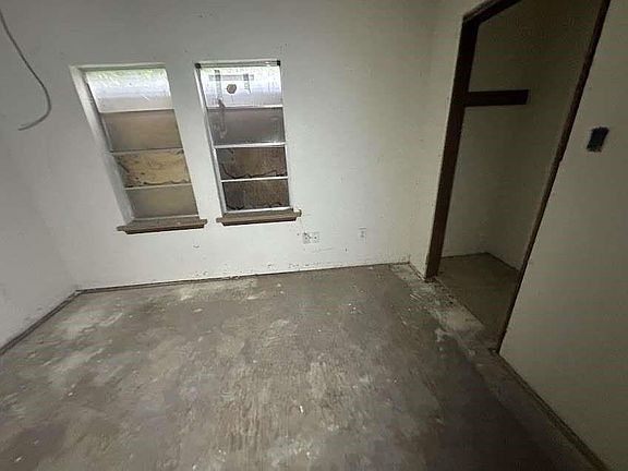 5th image of 304 N Buffalo St