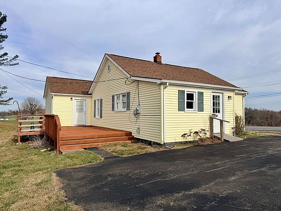 3rd image of 4786 Pipers Gap Rd