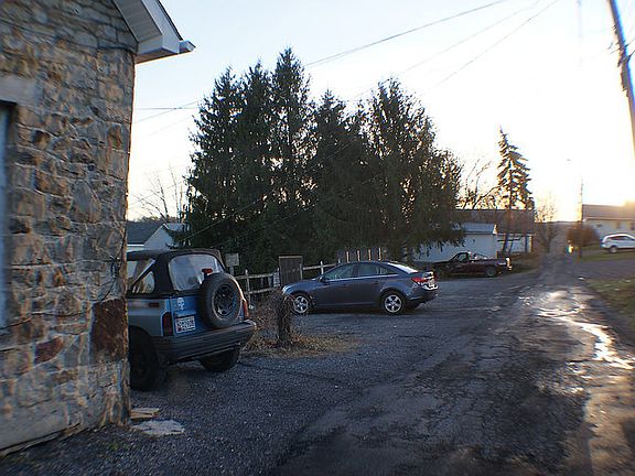3rd image of 35 Stoyer St