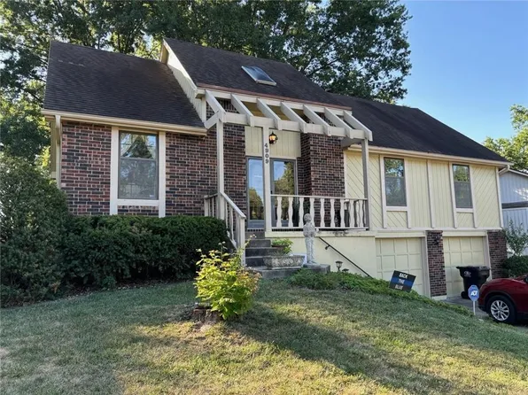 4909 S Kendall Dr, Independence, MO 64055