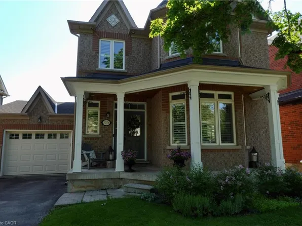 7076 Gillespie Ln, Mississauga, ON L5W 1E8