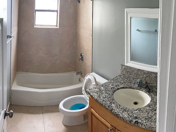 5th image of 2705 NE 9th Ave APT 101