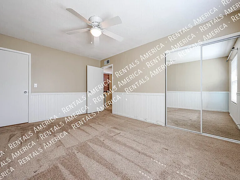 4809 E Euclid Ave #1 — Photo 17