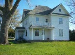 2871 69th St, Newhall, IA 52315