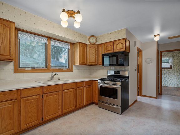 4th image of 534 Ingalton Ave