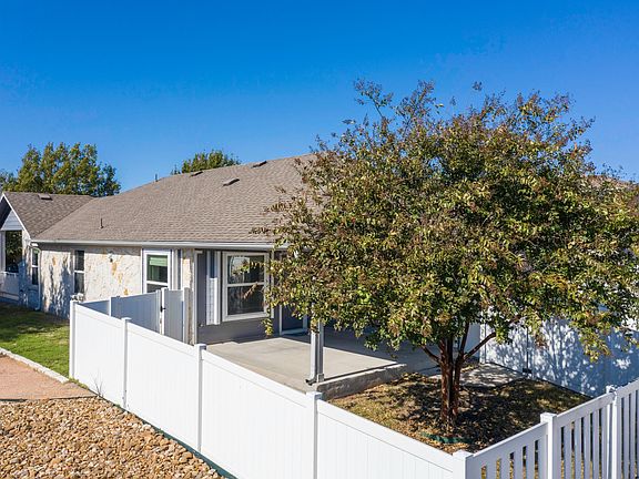 4th image of 1604 Colorado Bend Dr