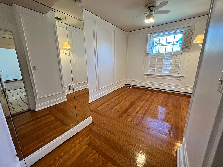 375 Lloyd Ave #1B — Photo 9