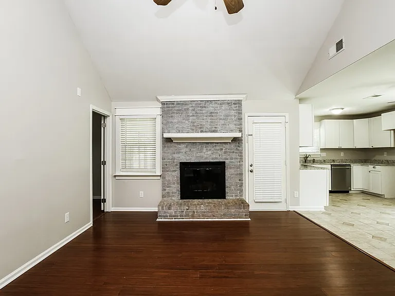 12907 Silbury Ln — Photo 4