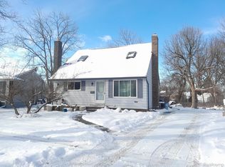 3825 Sunridge Dr, Flint, MI 48506