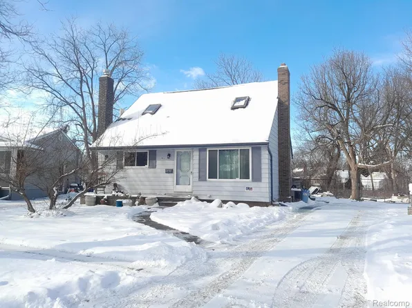 3825 Sunridge Dr, Flint, MI 48506