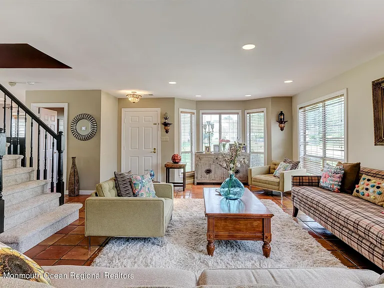226 Teasdale Pl — Photo 6