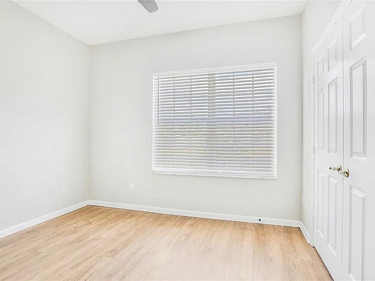 2920 Willow Creek Ln — Photo 29