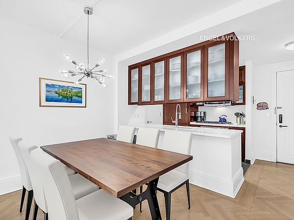 2nd image of 205 W 76th St APT 901