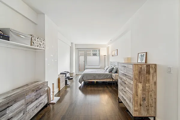 Sold by Modern Spaces | media 7