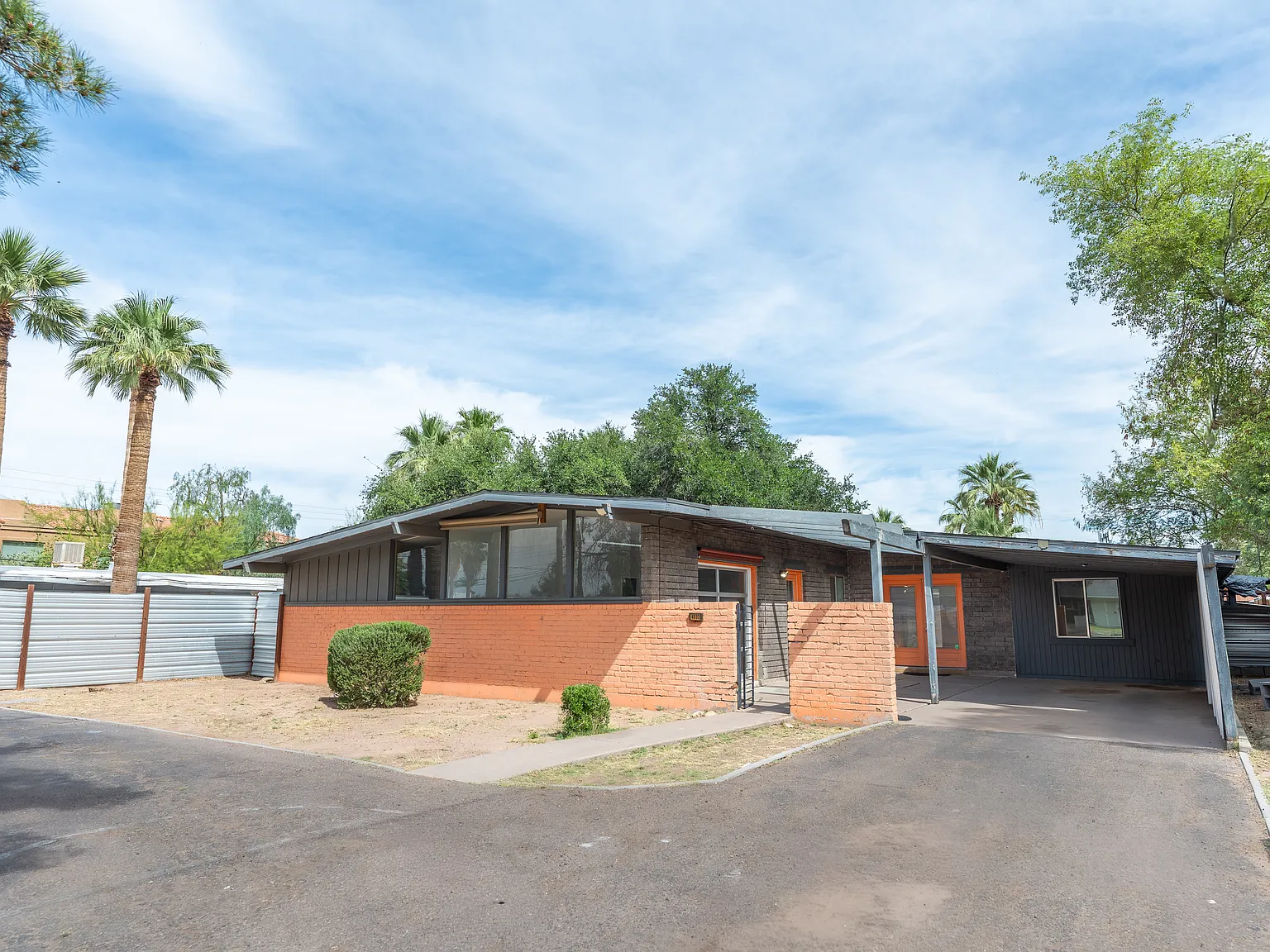 3 bed, 1700 sqft, $2,400 — Photo 2