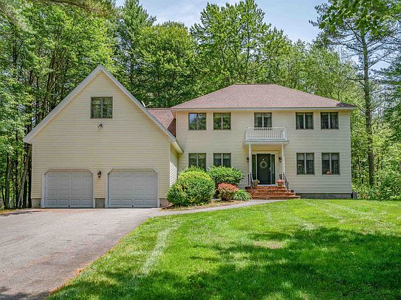 2nd image of 7 Golden Oaks Drive