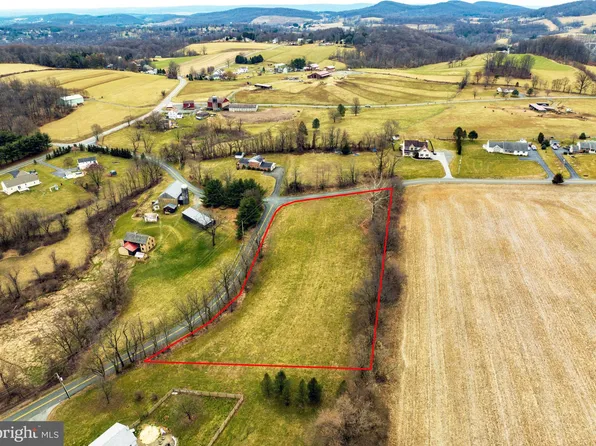 8922 Wissinger Rd, Boyertown, PA 19512