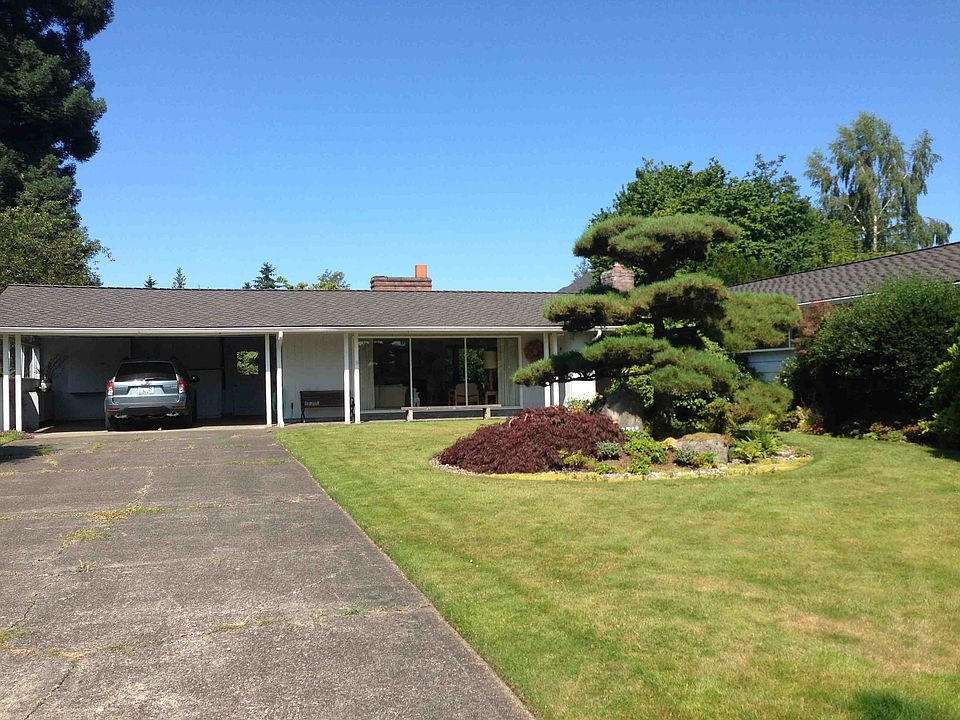 1st image of 7711 Crest Dr NE