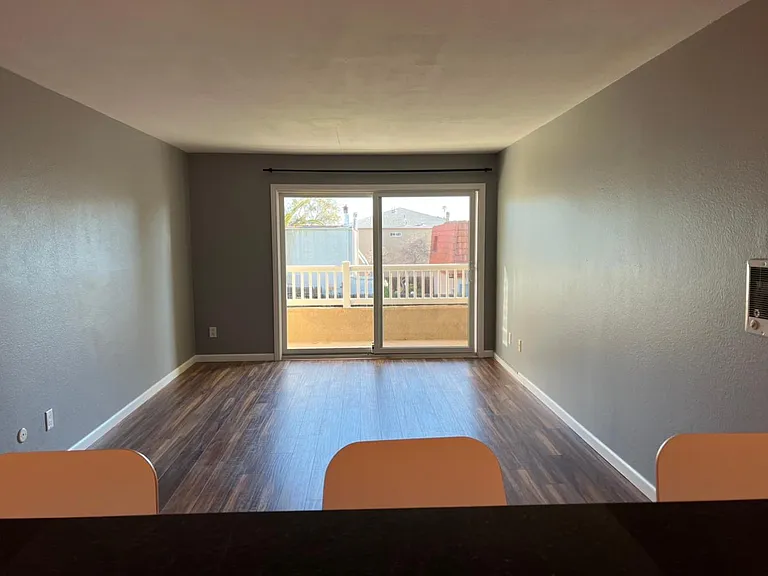 3030 Suncrest Dr #212 — Photo 7