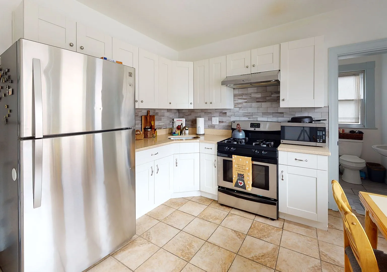 3beds + living room 1baths in Waltham is available on 9/1 — Photo 1