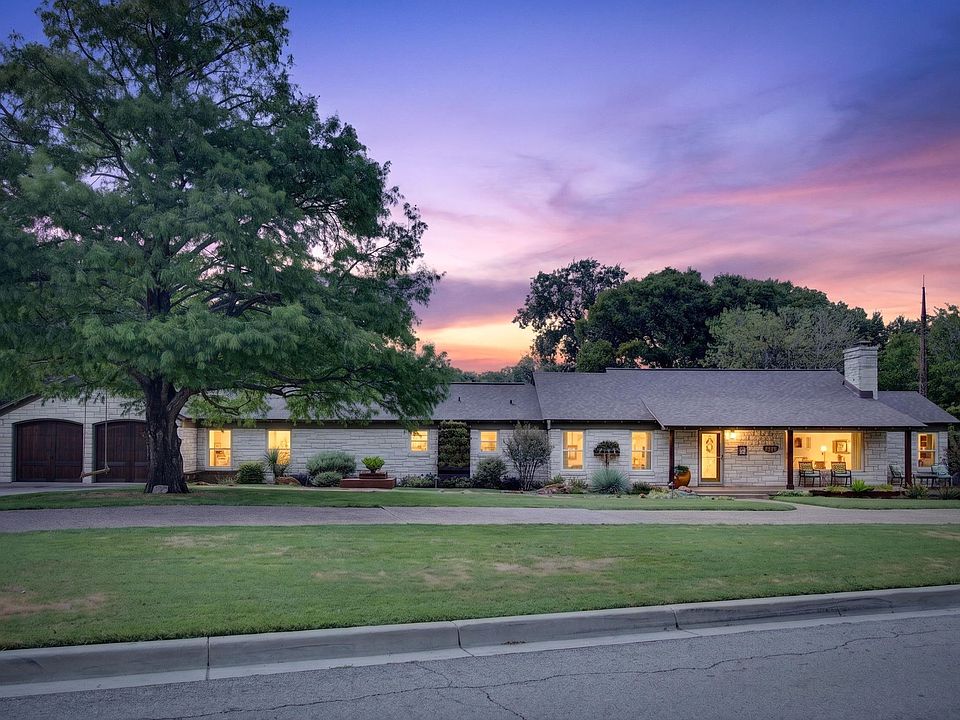 1st image of 1709 Bluebonnet Dr