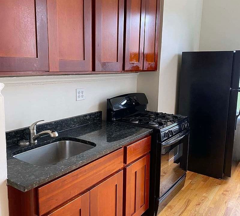 1st image of 196 Court St APT 11